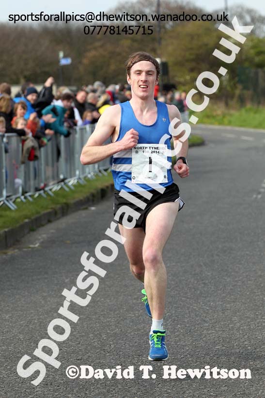 Ross Floyd (Morpeth) 3rd in the North Tyneside 10k Road Race. Photo: David T. Hewitson/Sports for All Pics